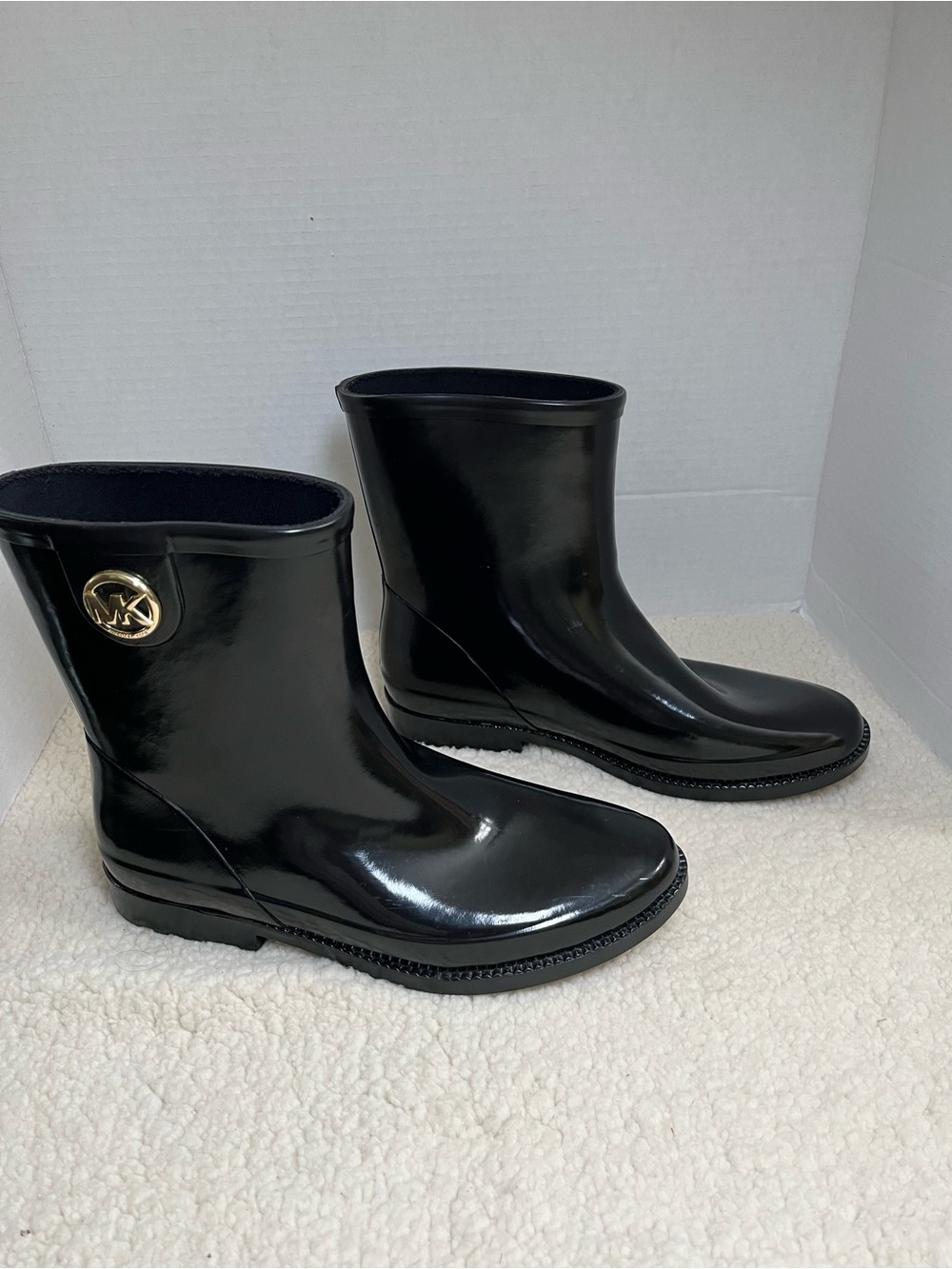 Michael Kors Benji Gold Logo Rain Boots Glossy Black Waterproof  Size 10